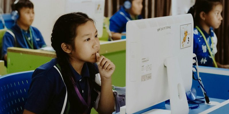 ใช้ AI อัปสกิล: เปลี่ยนตัวเองให้เก่งขึ้น ในยุคที่เทคโนโลยีเปลี่ยนไว